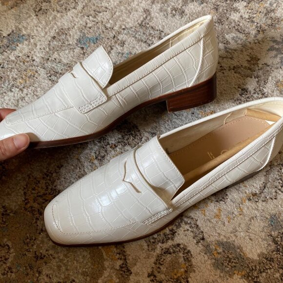 ALDO Women's White and Cream Loafers - Picture 5 of 5